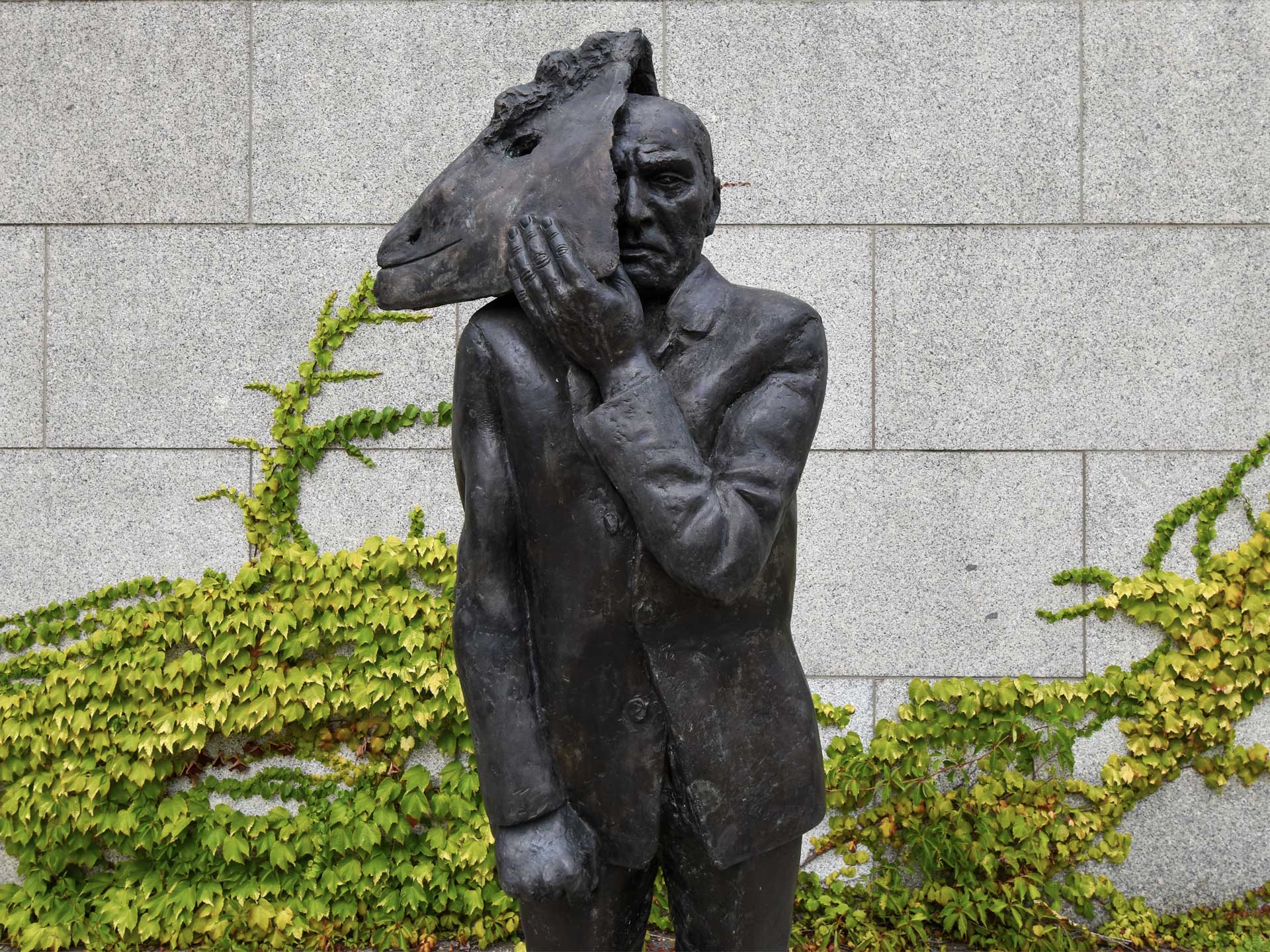 Di_traverso_Andrea_Ferrato_singola